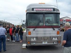 Jerry Reed's (Hubbard) family showed up in his tour bus on BR09 too!